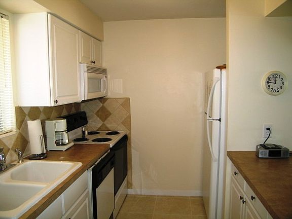 4th image of 2580 Estero Blvd APT 32