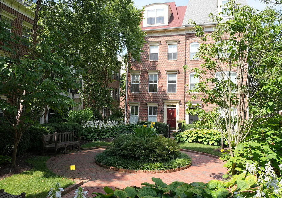 722 Capitol Square Pl SW