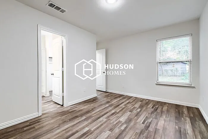 2818 Brigham Ln — Photo 9