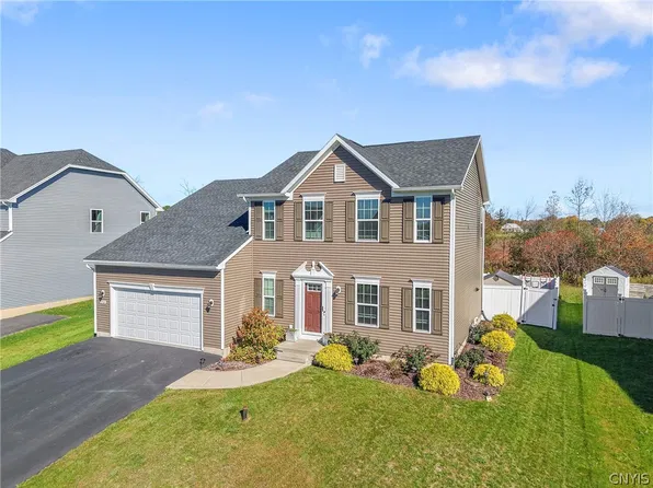8582 McNamara Dr, Clay, NY 13041