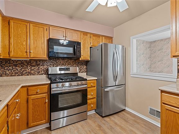 5th image of 318 Central Dr
