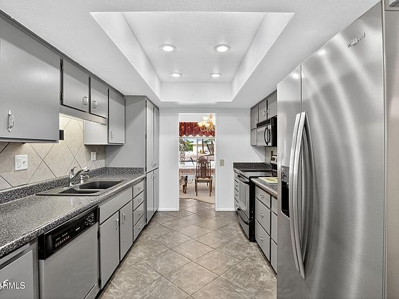 4th image of 9526 W OAKSTONE Drive