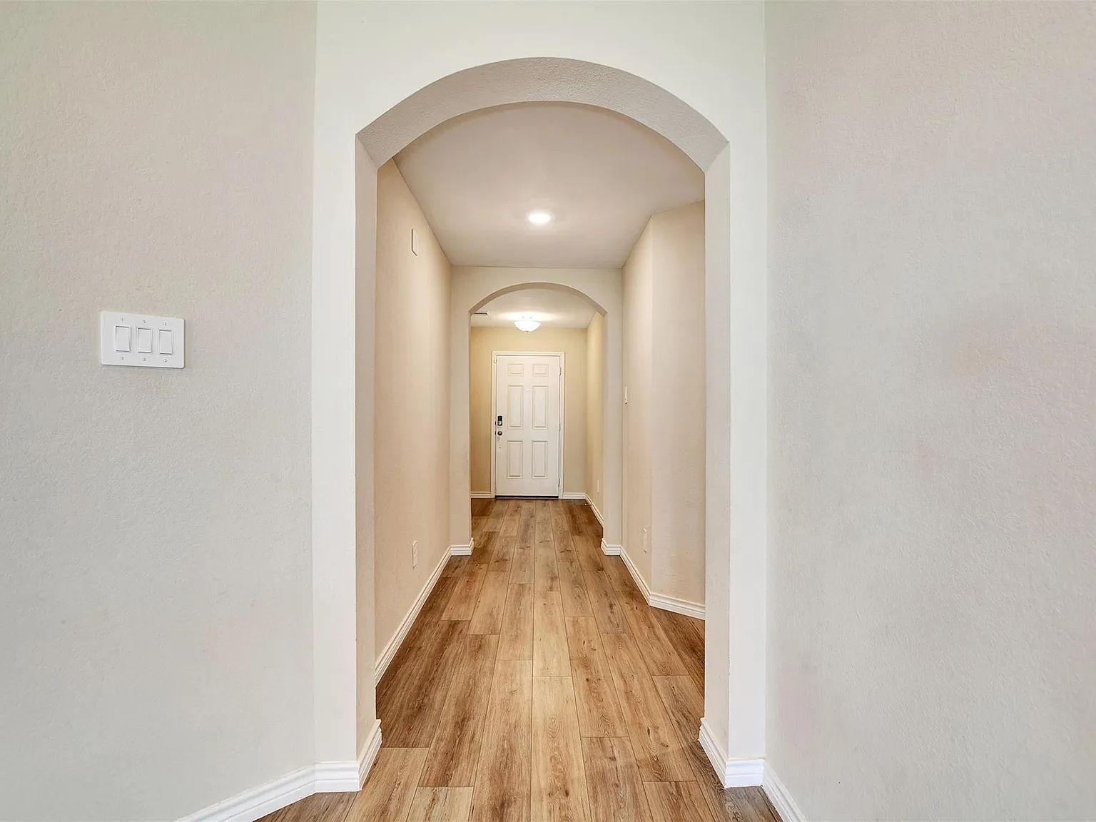 4 bed, 2.0 bath, 1640 sqft, $2,250 — Photo 4