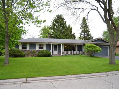 W166N10448 Surrey Dr, Germantown, WI, 53022