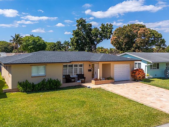 2nd image of 5607 NW 49th Avenue