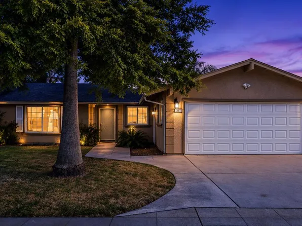 1607 Ashlan Ave, Clovis, CA 93611