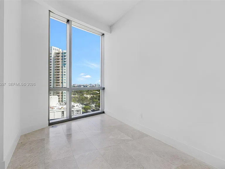 175 SE 25th Rd #1203 — Photo 8