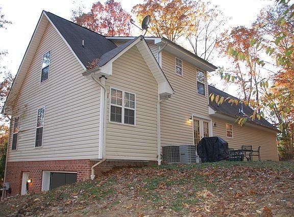 2nd image of 215 Wilson Heights Cir NE