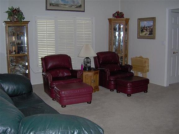 3rd image of 404 S Oaklawn Ave