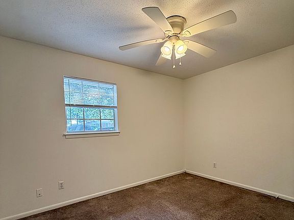 3rd image of 108B Montgomery St