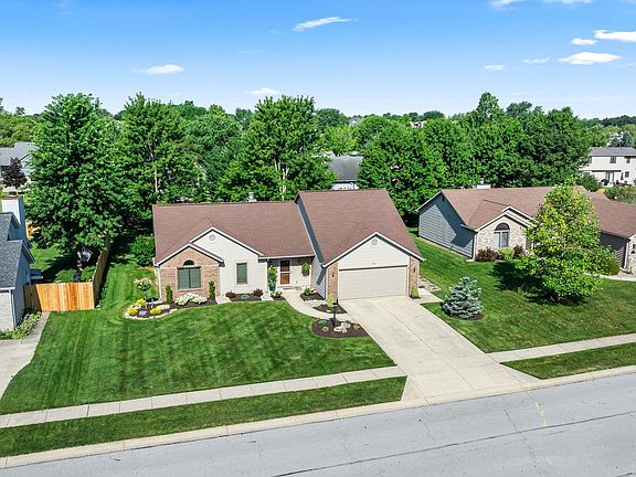3rd image of 808 Yellow Lake Dr