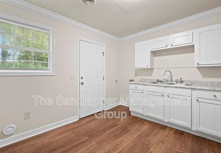634 Cashew St #B — Photo 5