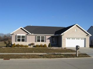905 Hawthorne Dr, Charleston, IL