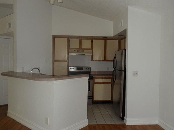 3rd image of 12870 Vista Isles Dr APT 528