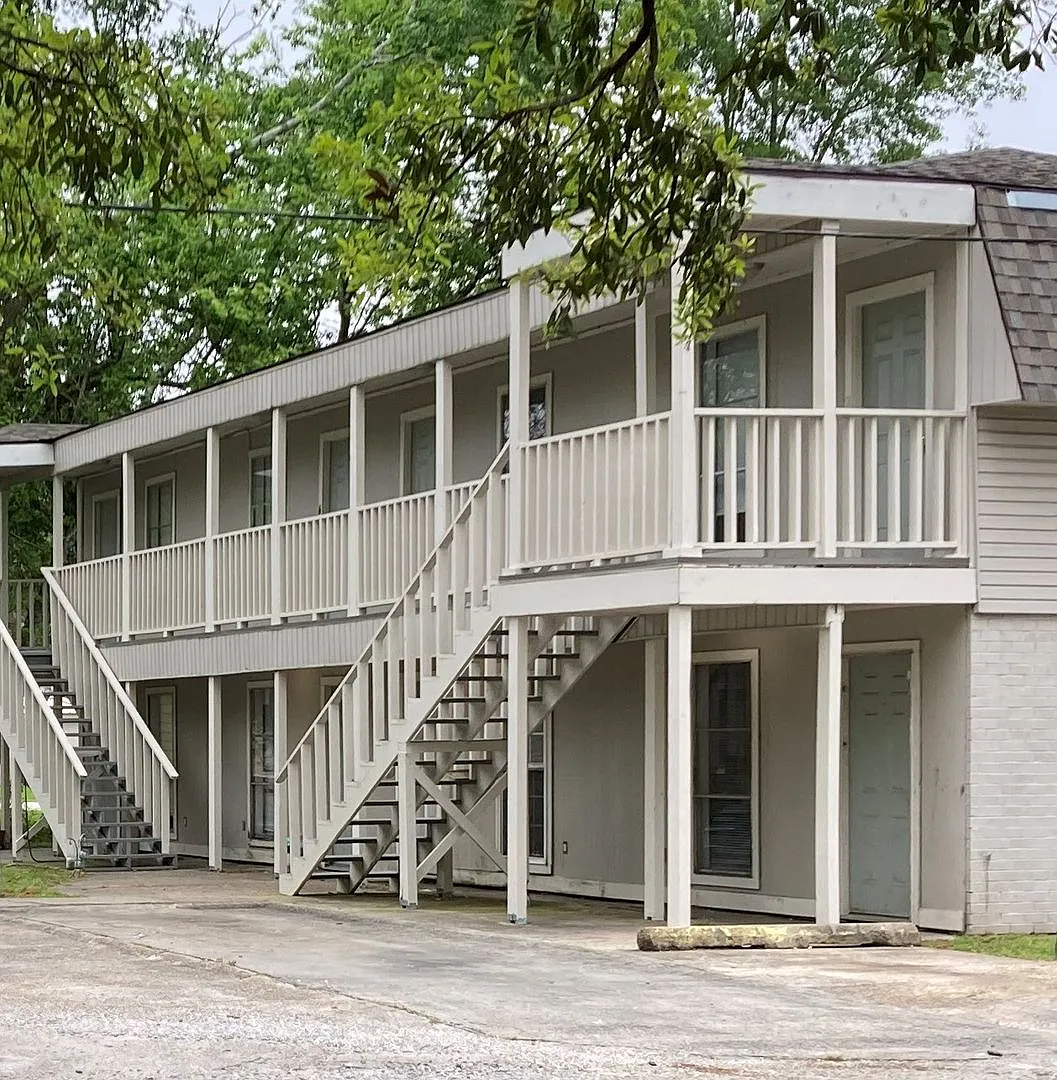 1b/1b Apartment Available - All Bills Paid - Half Off First Month Rent!! — Photo 1