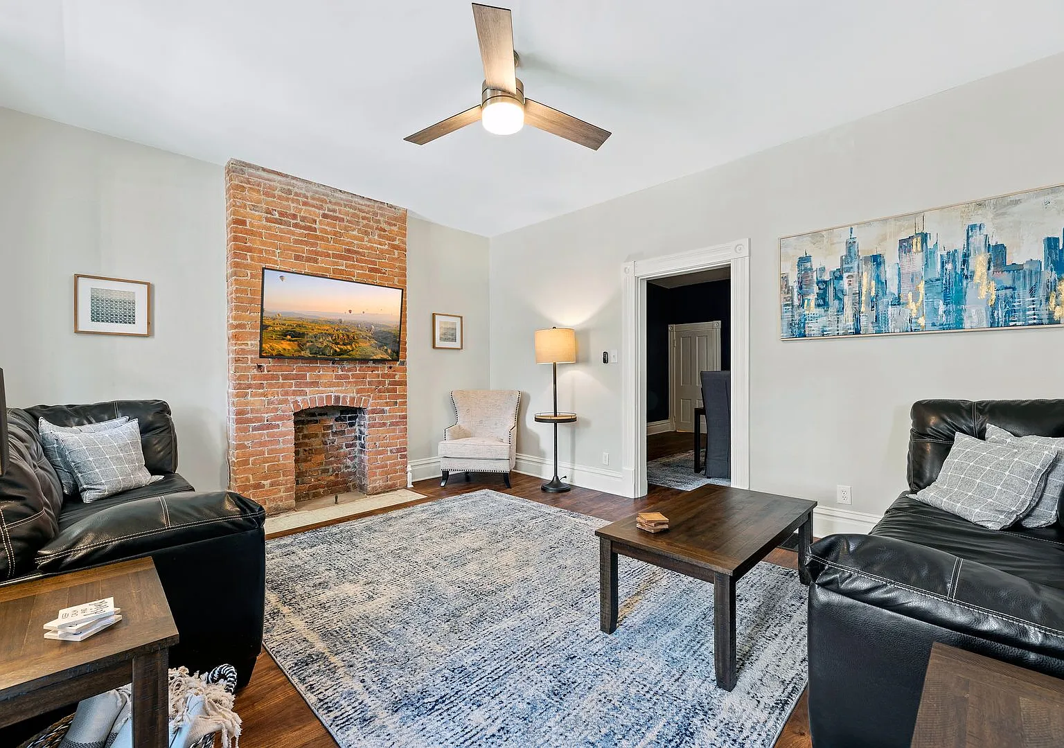 Large renovated brick home w/ new garage — Photo 2