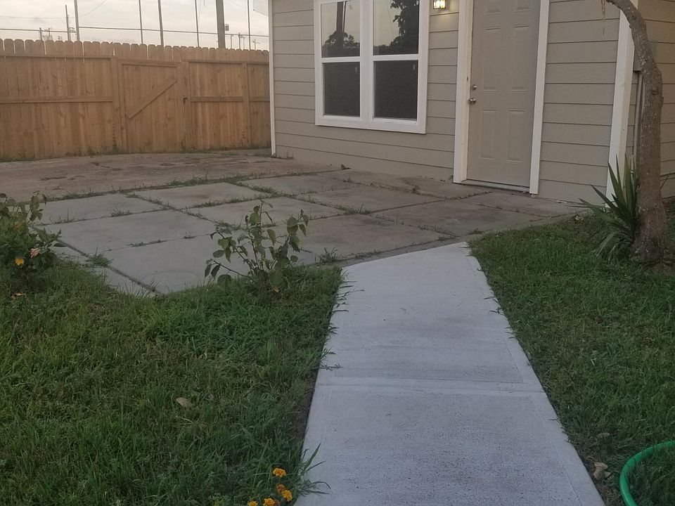 1st image of 7705 Albacore Dr #2