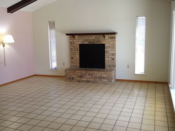3rd image of 2810 Delicado Dr