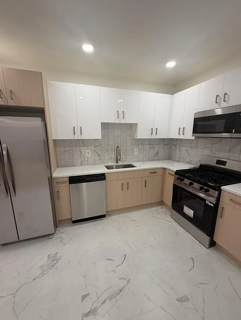3838 Cambridge St. 4 bedrooms, 1.5 bathrooms House — Photo 4