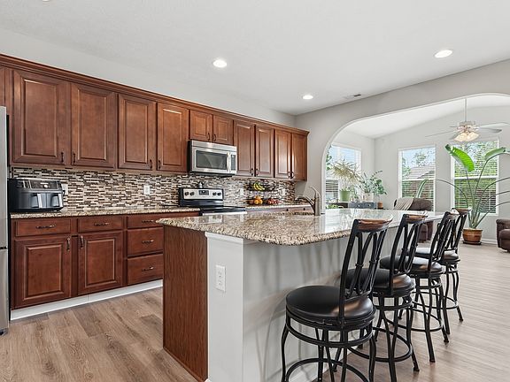 5th image of 564 Amersham Ct
