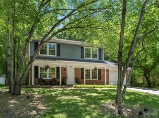 6433 Round Hill Rd, Charlotte, NC 28211
