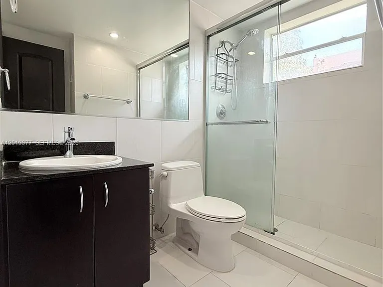 1545 Drexel Ave #422 — Photo 7