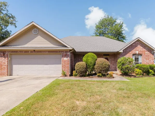 3105 Shelby Dr, Benton, AR 72015