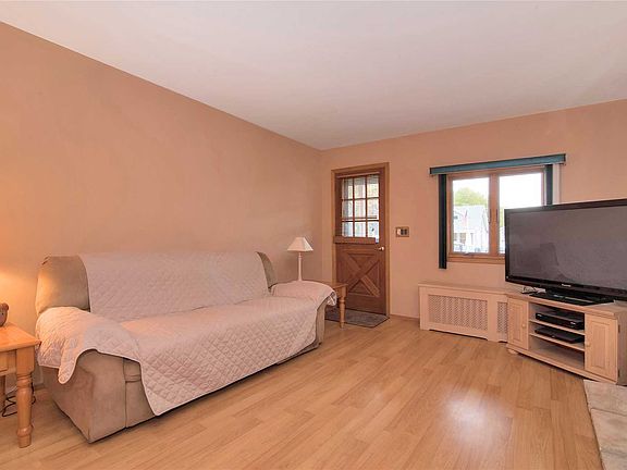 3rd image of 100 Highland Ave