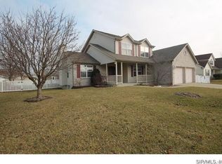 1215 Antique Ln, Mascoutah, IL