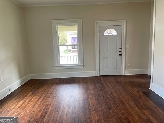 4th image of 123 3rd St