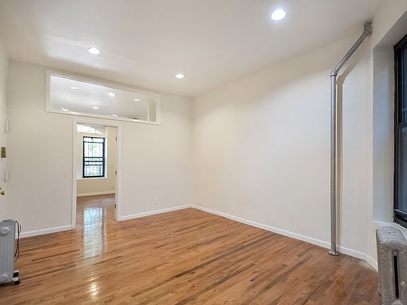 3rd image of 522 W 123rd St APT 1E