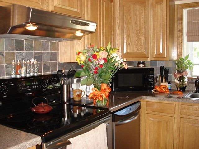 Kitchen - Appliances included