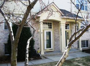 2733 Curran Ct, Darien, IL 60561