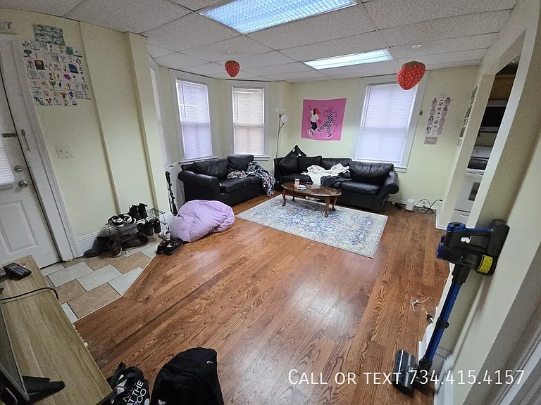 609 E Ann St — Photo 6