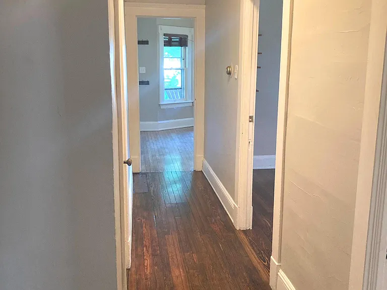 1323 Beach Ave #1 — Photo 7