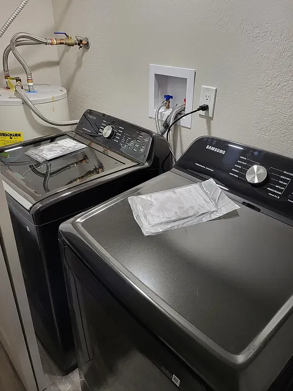 78th Street Condo close to Old Town — Photo 3