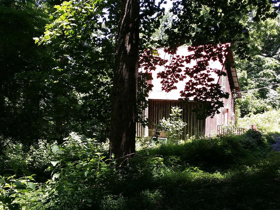 1st image of 225 Grishom Ln