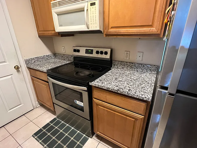 18103 Sterling Gate Cir — Photo 8