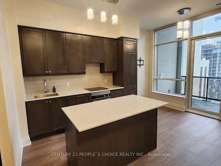 9075 Jane St #Penthouse 03 — Photo 15