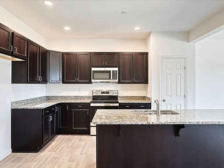 7882 Briarwood Dr — Photo 10