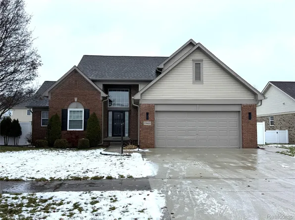 19468 Sexton St, Rockwood, MI 48173