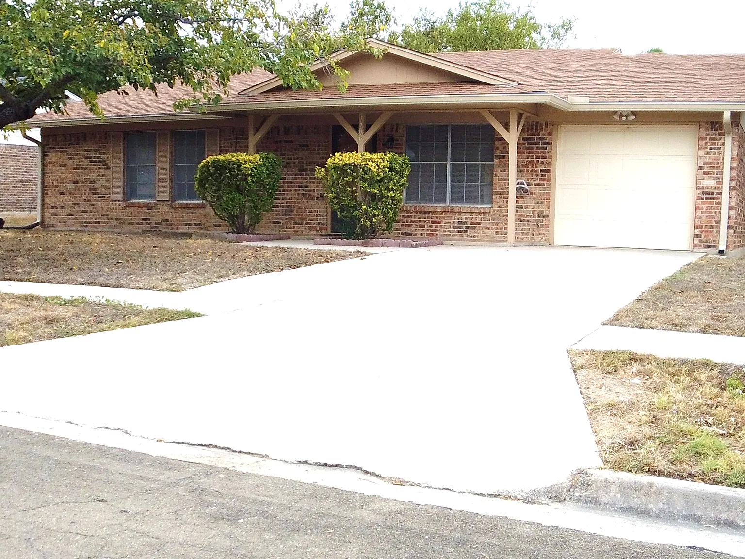 3 bed, 1516 sqft, $1,295 — Photo 2