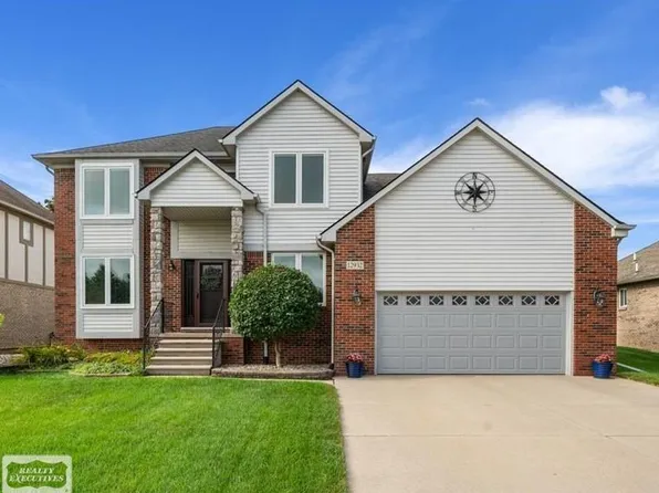 12932 Beechnut Dr, Sterling Heights, MI 48313