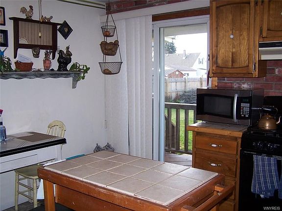 4th image of 1526 98th St