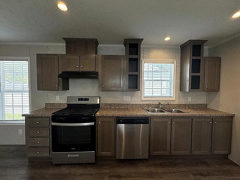 Oak Tree Village — Photo 10