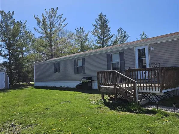 249 Golfview Ct, North Liberty, IA 52317