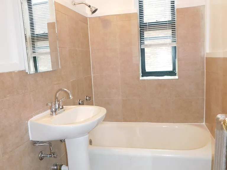 Oak Crest — Photo 14