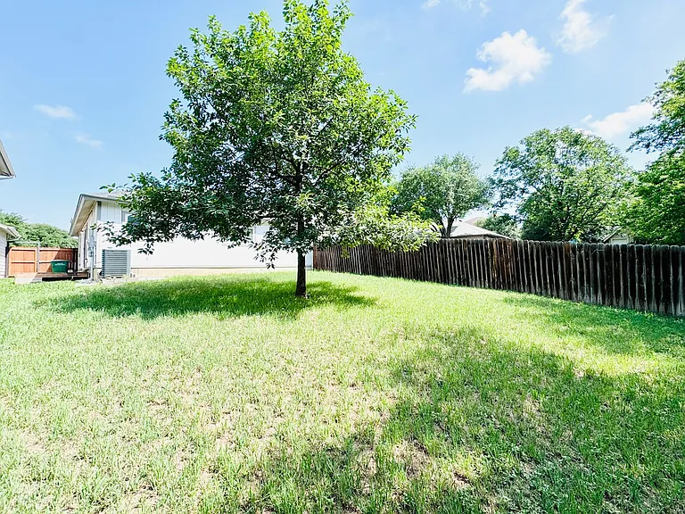 13630 Escort Dr — Photo 2