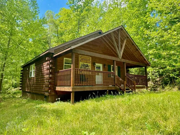 3102 Ambler Rdg, Walton, WV 25286