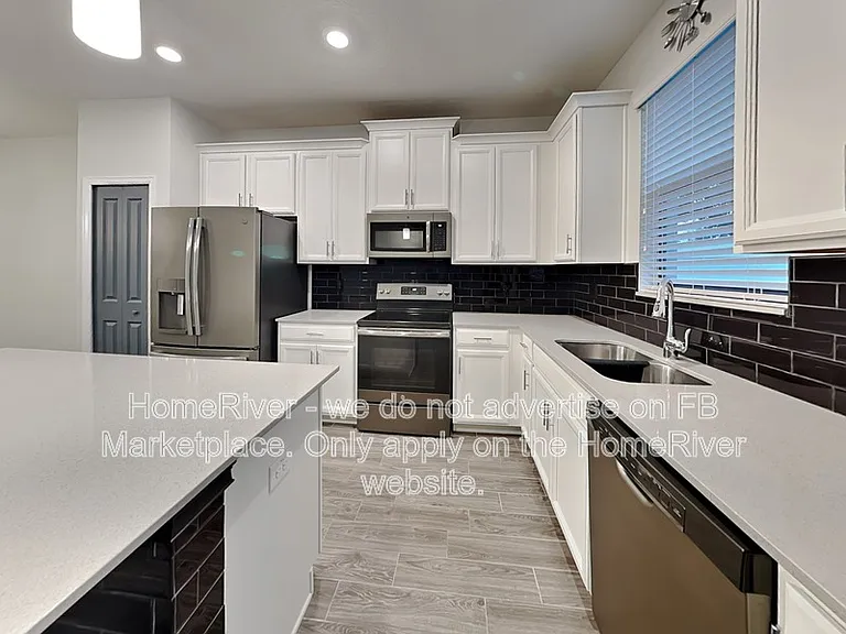 1231 Sandwedge St — Photo 2